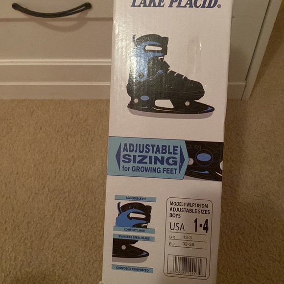 Little boys ice skates - Picture 3 of 3